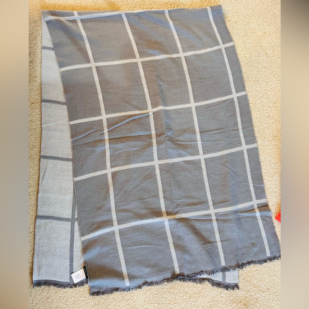 Brand new ! Reitmans Gray Checkered Shawl